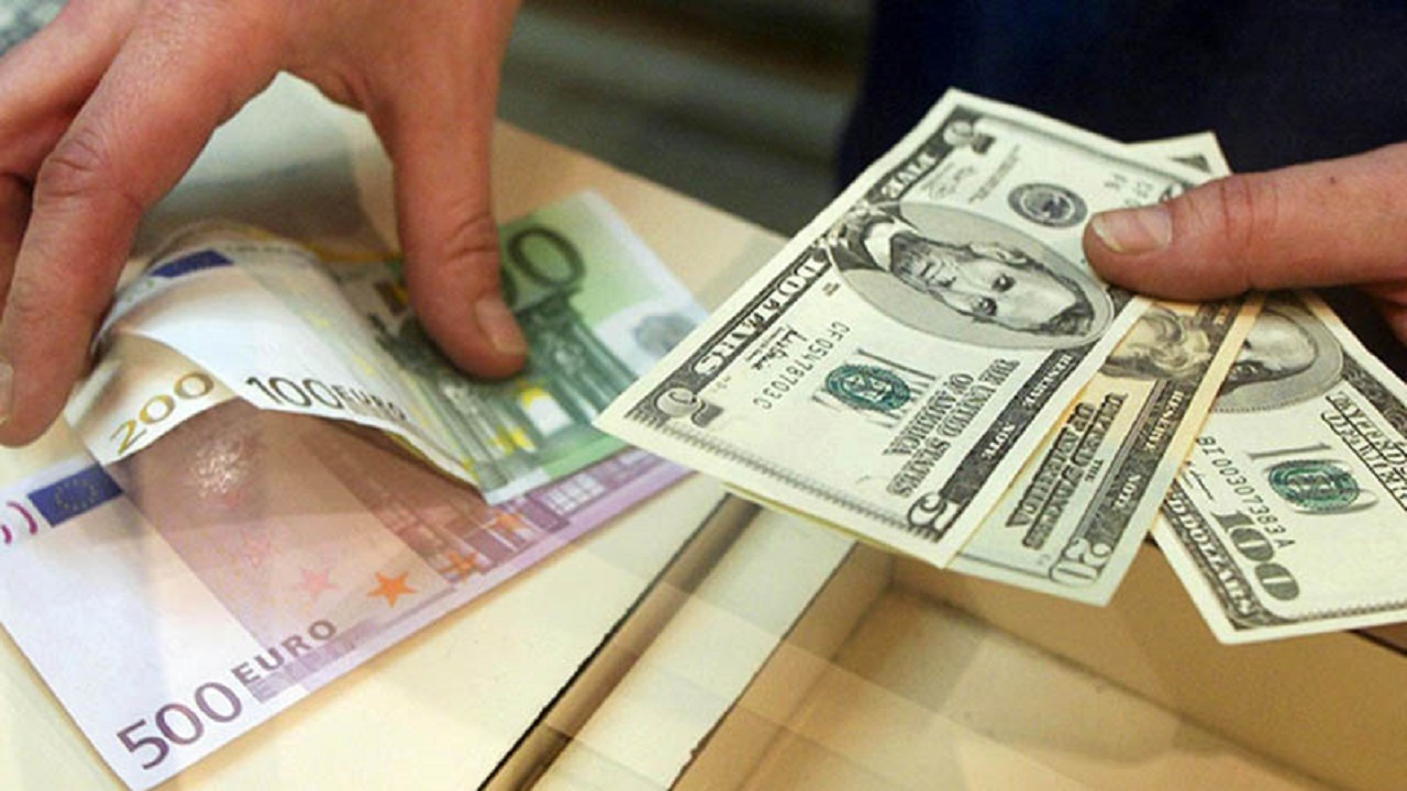 قیمت دلار و یورو در بازار ۱۶ مهر ۹۹