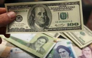 پشت پرده عدم کاهش قیمت دلار + نمودار / منافع چه کسانی در بازار ارز تأمین می شود؟ پشت پرده عدم کاهش قیمت دلار + نمودار / منافع چه کسانی در بازار ارز تأمین می شود؟