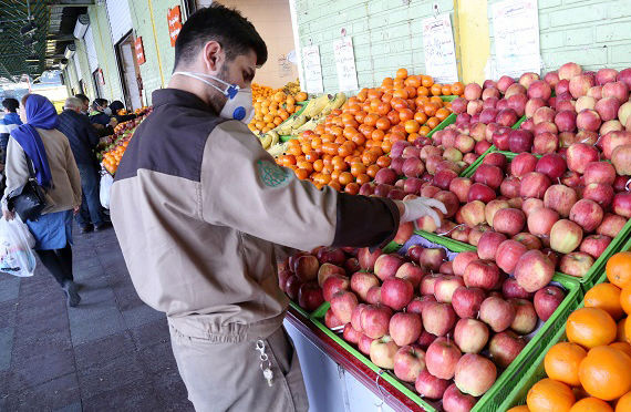 قیمت روز میوه و تره بار در بازار شب عید