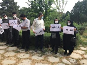 تحصن سراسری واحدهای دانشگاه آزاد در واکنش به سوءمدیریت محمد مهدی طهرانچی 10 تحصن سراسری واحدهای دانشگاه آزاد در واکنش به سومدیریت محمد مهدی طهرانچی 11
