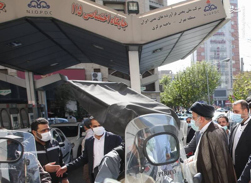 حضور سرزده رئیس جمهور در یکی از جایگاه‌های سوخت تهران