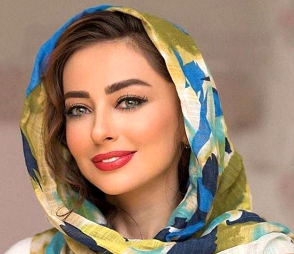 مجری شبکه تی وی پلاس علت خودکشی زهره فکور صبور را افشا کرد 6 واکنش نفیسه روشن به فوت زهره فکورصبور