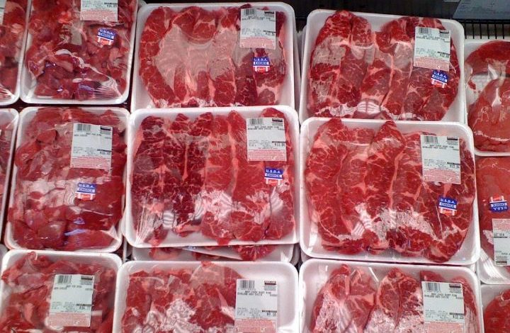 آغاز عرضه گوشت منجمد گوساله و گوسفند به قیمت دولتی