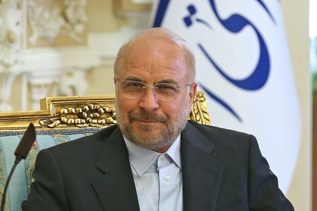 قالیباف بیماران صعب العلاج کارت سلامت رایگان می گیرند
