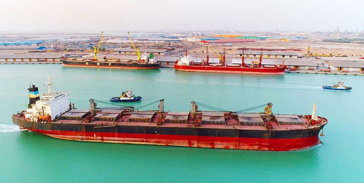 ورود نیم میلیون تُن کالای اساسی با ۸ کشتی به بندر امام