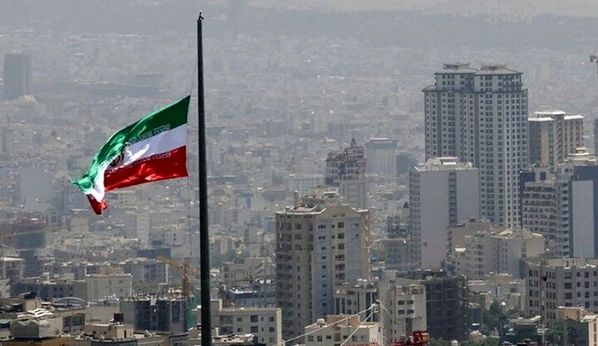 وزش باد و خیزش گرد و خاک در تهران