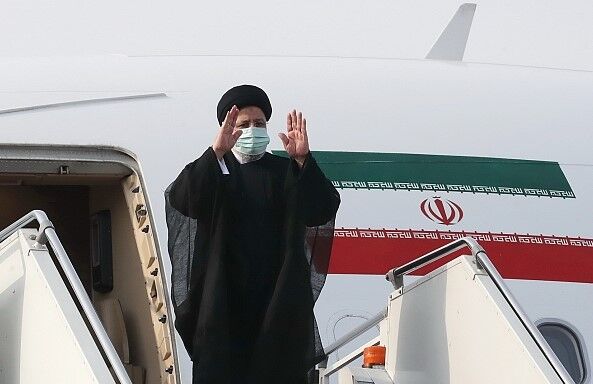 رییس‌ جمهوری اسلامی ایران وارد مسقط شد