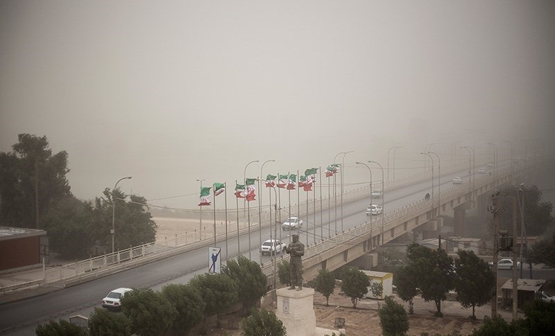 وزش باد شدید و خیزش گرد و خاک در تهران