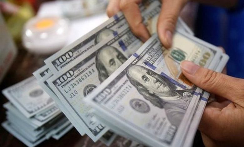 بازار دلار سهمیهای همچنان داغ است