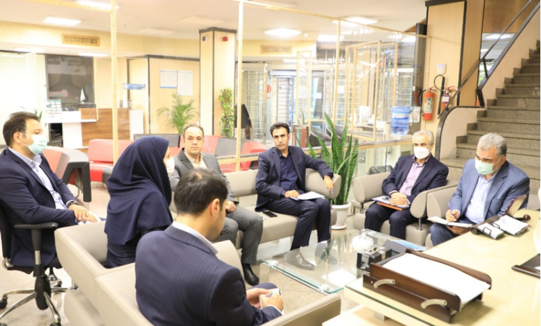 تلاش برای جذب منابع و توسعه خدمات ریالی و ارزی باید در دستور کار قرار گیرد
