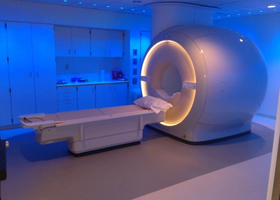 فیلم/  دستگاه MRI یک زن را بلعید!