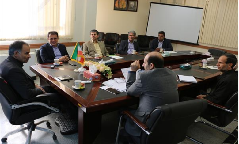نشست مشترك مدیرعامل بیمه دانا با مدیركل آموزش و پرورش استان همدان