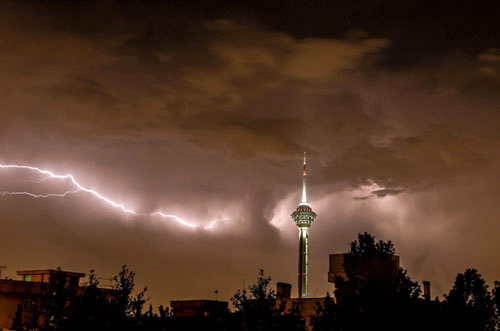 رگبار و رعد وبرق و وزش باد شدید در تهران