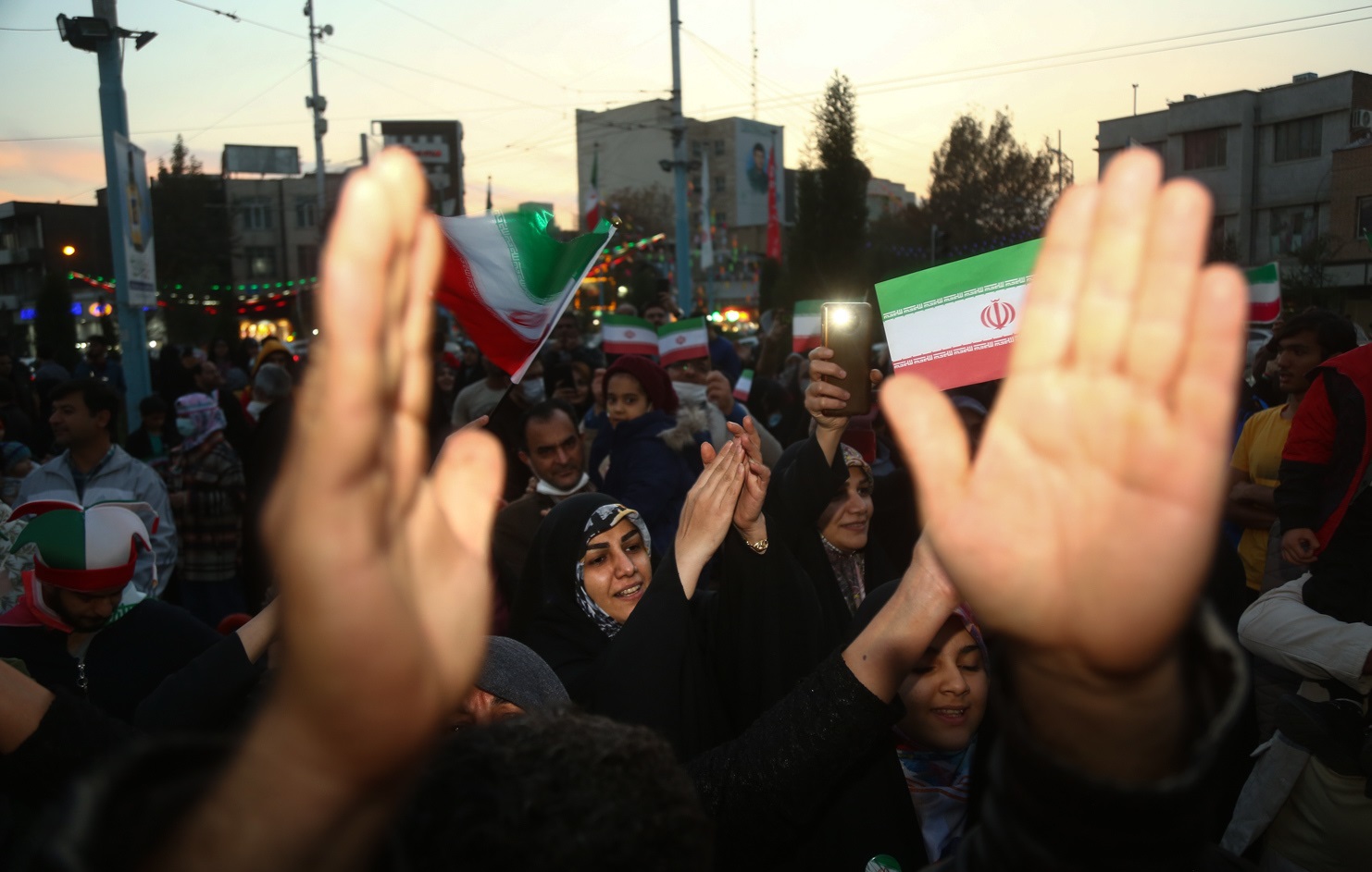 شادی زنان ایرانی از برد تیم ملی ایران+ تصاویر