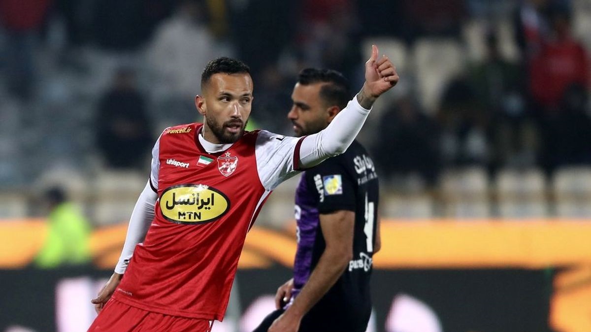 پاسخ توهین‌آمیز مهاجم پرسپولیس به یک هوادار+ عکس