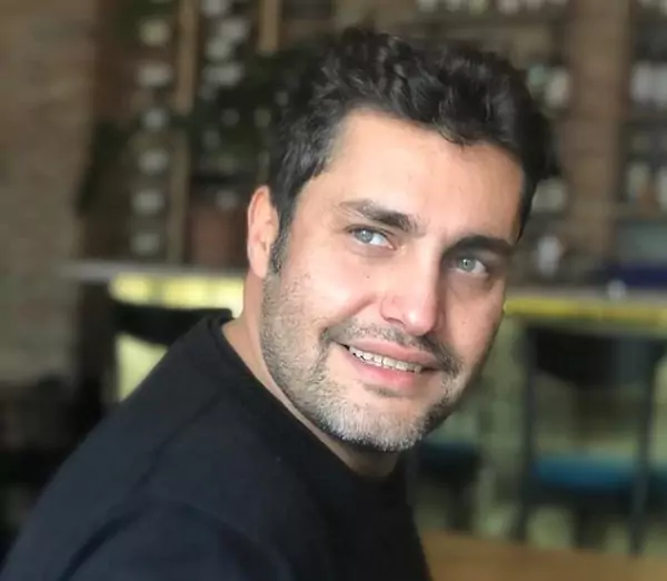 ژست نه چندان بانمک آقای بازیگر+ عکس