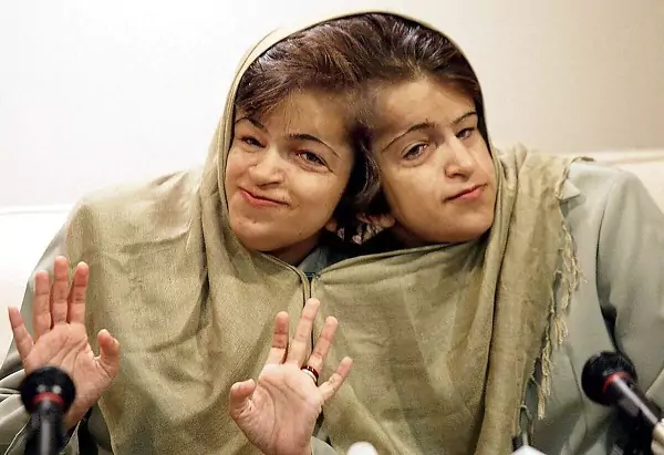 عکس جگرسوز کودکی لاله و لادن