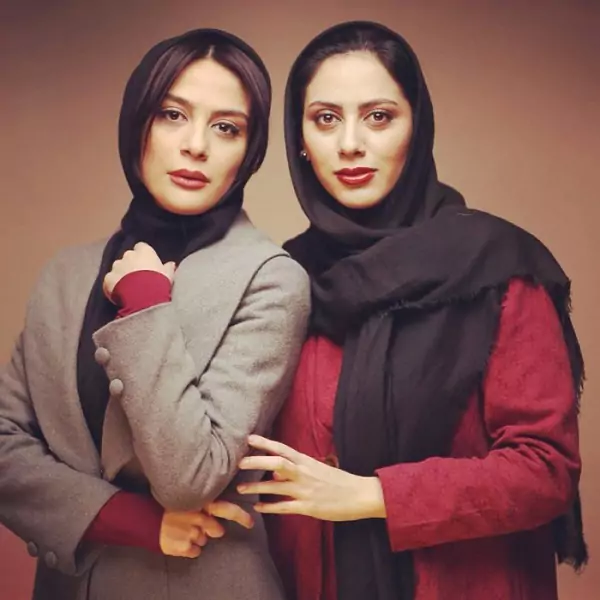 استایل جنجالی مونا و مارال فرجاد در اروپا+ عکس