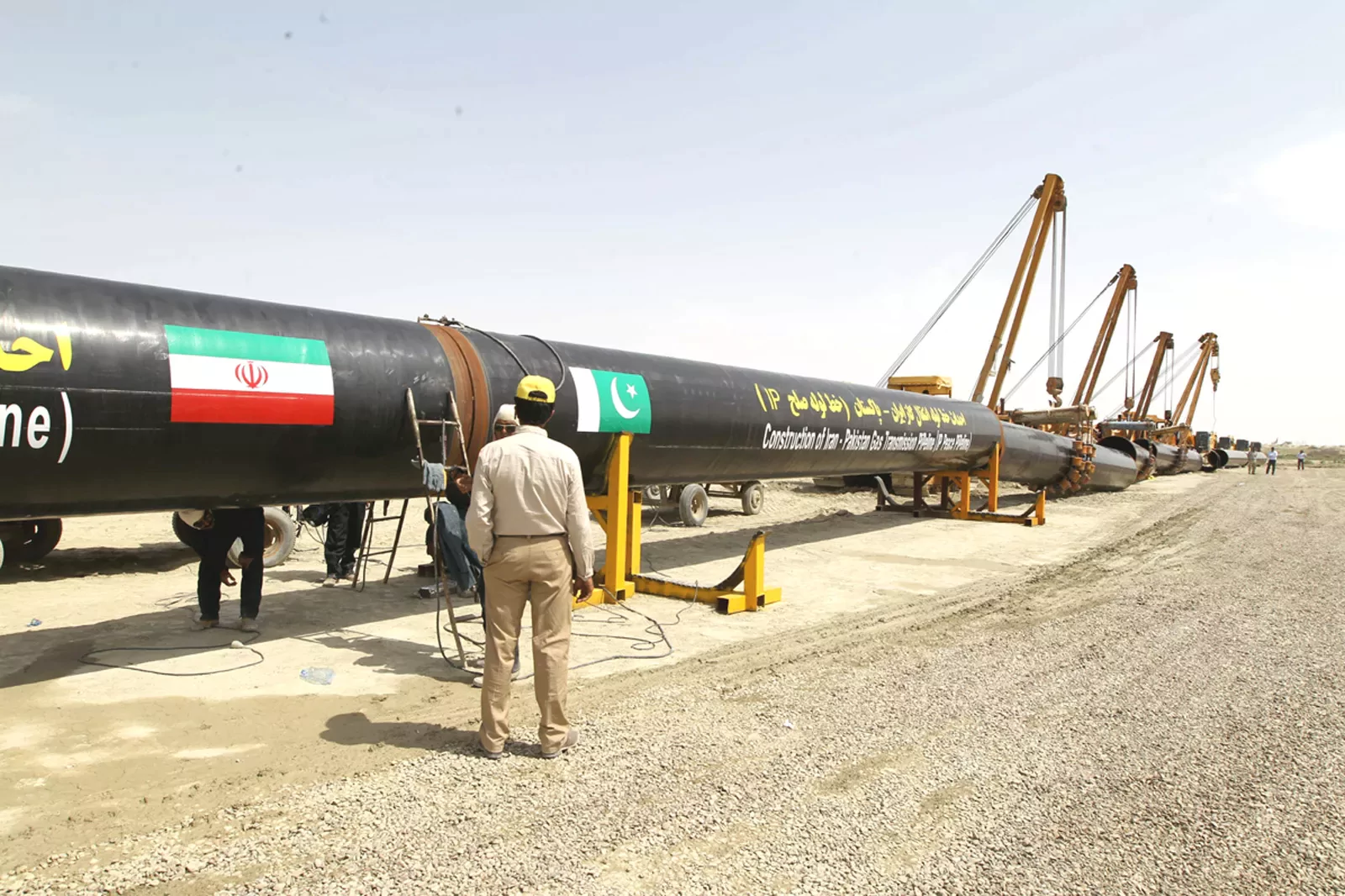 خط لوله گاز در بند تحریم؛ سرنوشت مجهول پروژه ۲۰ ساله ایران و پاکستان