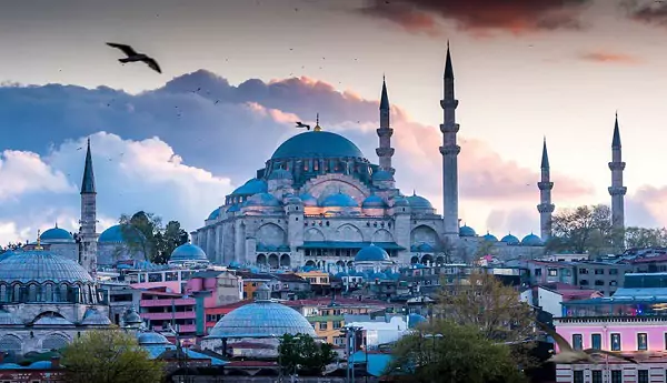 تفریح در استانبول یا قشم؟/ ترکیه ارزان تر از ایران!