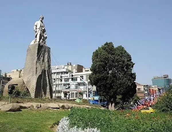 ۶۶ سال پیش میدان فردوسی تهران این شکلی بود