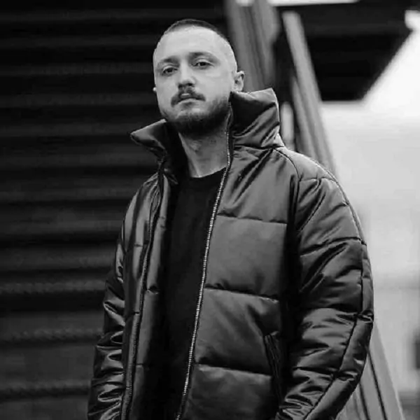 سوپرایز عجیب و ترسناک تولد خواننده مطرح این روزها+ ویدیو