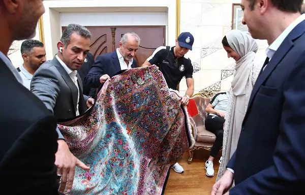 مشخصات هدیه پرسپولیسی ها به رونالدو+ تصاویر