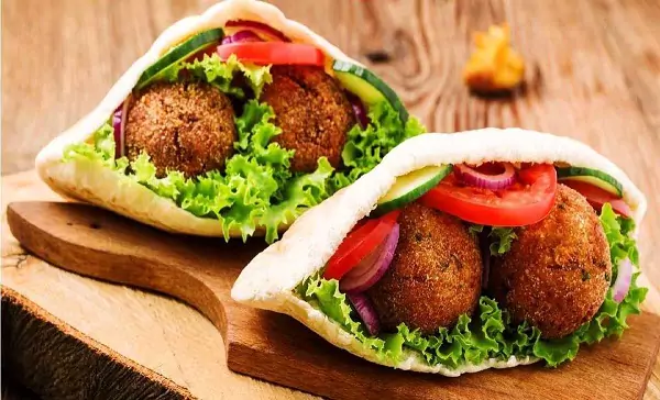 قیمت فضایی یک ساندویچ فلافل در بازار+ عکس