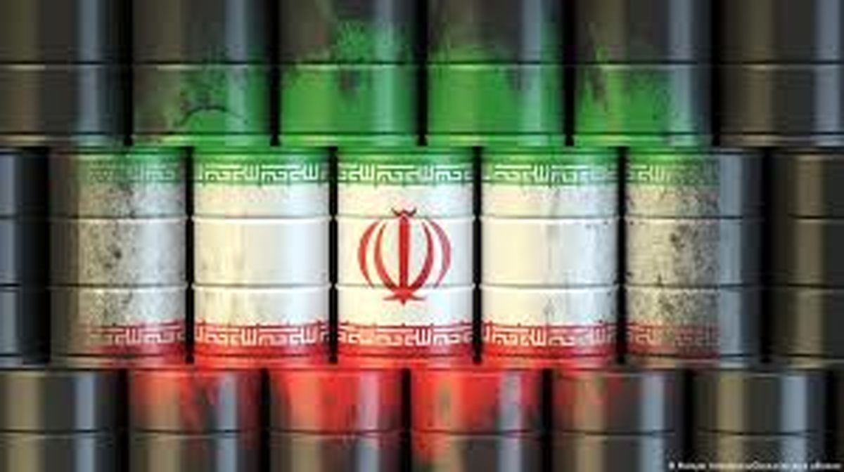 فخرفروشی روزنامه دولت رئیسی به دولت روحانی برای فروش نفت