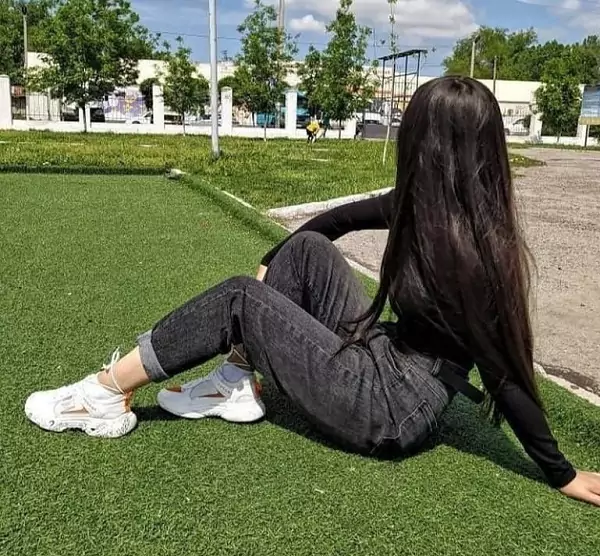 عکسی عجیب که از یک مُدل دختر ایرانی، وایرال شد