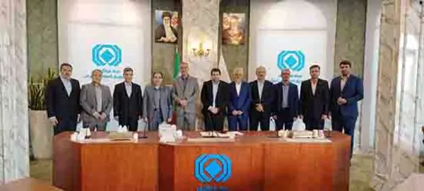دیدار مدیرعامل و هیئت مدیره شرکت بیمه دی با رئیس کل و هیئت عامل بیمه مرکزی ج.ا.ا