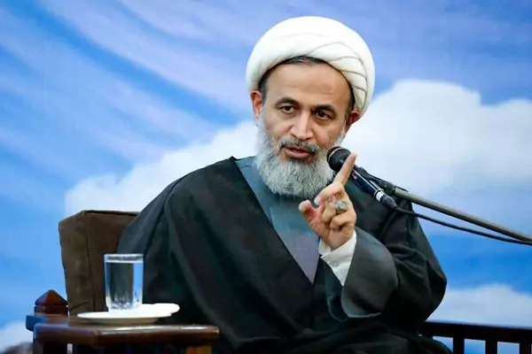 عکس جنجالی از حجت‌الاسلام پناهیان!