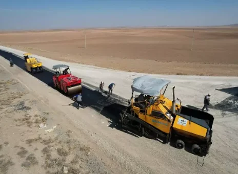 محور ارتباطی روستاهای محروم همدان توسط بنیاد مستضعفان آسفالت شد