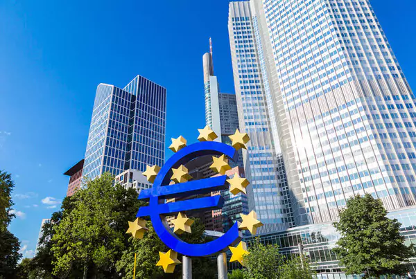 افزایش نرخ بهره همچنان روی میز بانک مرکزی اروپا
