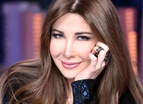 زیبایی نانسی در ساده‌ترین استایل+ عکس