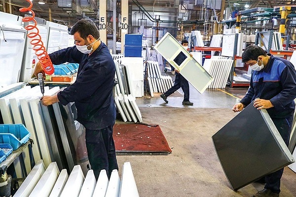 بنگاه‌های اقتصادی با کمتر از نصف ظرفیت خود کار می‌کنند