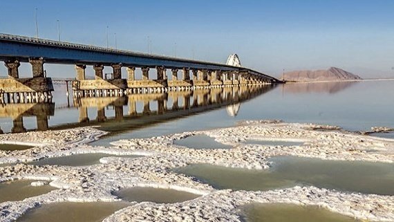 دریاچه ارومیه در یک تله ۲۵ ساله؛ این نتیجه ۲۵سال توسعه نامتوازن است