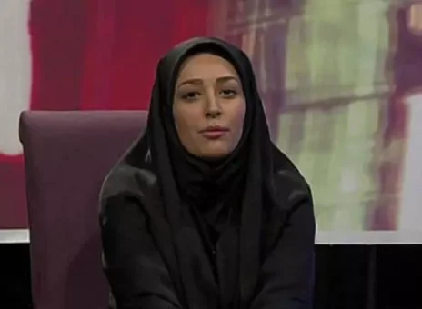 مجری صدا و سیما حجاب از سر برداشت+ عکس