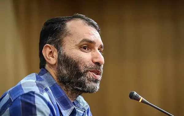 کارگردان معروف در مراسم یادبود پروانه معصومی+ عکس