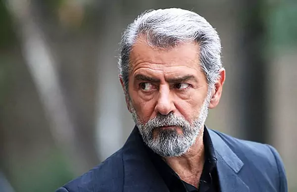 عکس منشوری”فریبرز قریبیان”در کنار خانم زیبا و جوان!