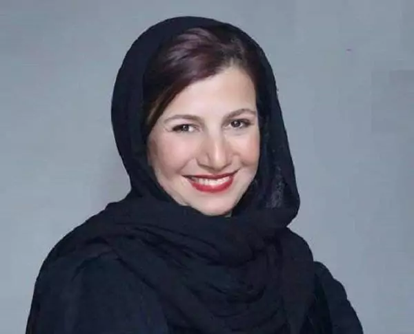 تصویری زیر خاکی از لیلی رشیدی در آغوش پدر