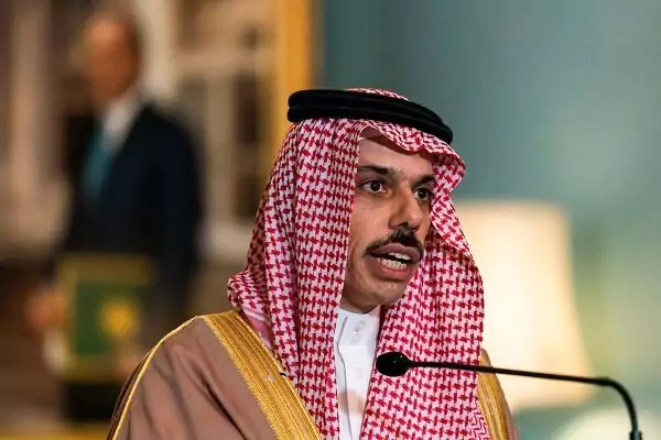 فیصل بن فرحان با تیپ جدیدش به دیدار امیر عبداللهیان رفت!+ عکس