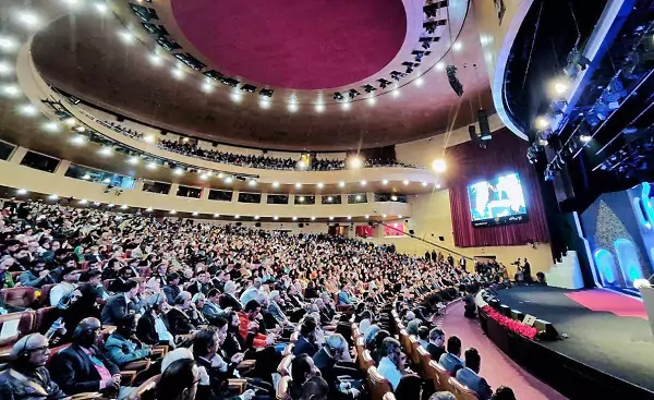 تشویق مردم غزه در جشنواره فیلم فجر+ ویدیو