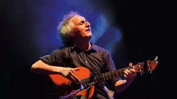 این عکس از آقای خواننده منفور داد مخاطبین را درآورد!