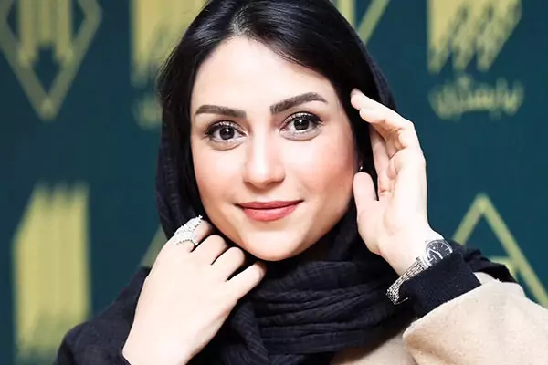 خانوم کمدین برنده سیمرغ جشنواره فجر شد+ عکس