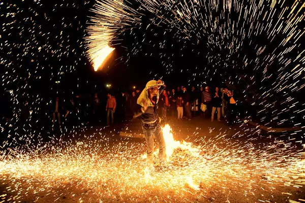 رقص و پایکوبی مردم در شب چهارشنبه سوری+ ویدیو