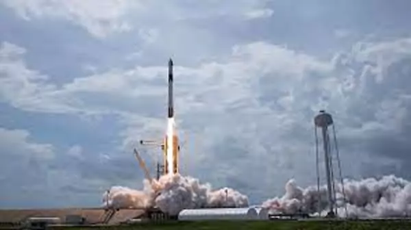 پرتاب موشک عظیم <<شرکت اسپیس اکس >>به فضا