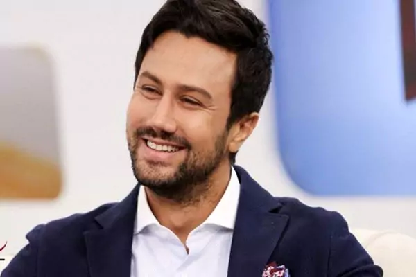 عکس  جذاب و  پر از عشق شاهرخ استخری با خانواده