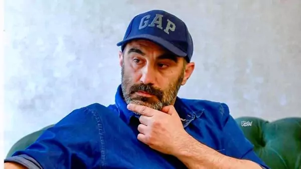 عکسی از خانواده ۵ نفره محسن تنابنده در یک قاب قدیمی