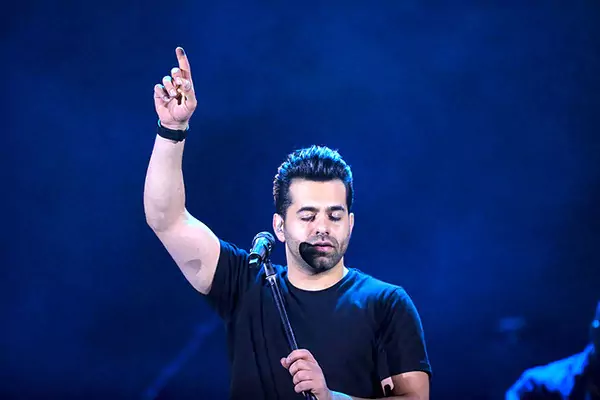 اجرای متفاوت آهنگ یک سریال قدیمی توسط رضا بهرام+ ویدیو